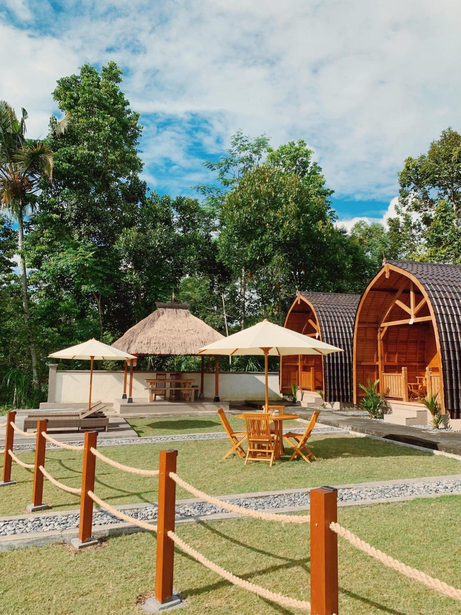 Besakih Homestay & Villa Buitenkant foto